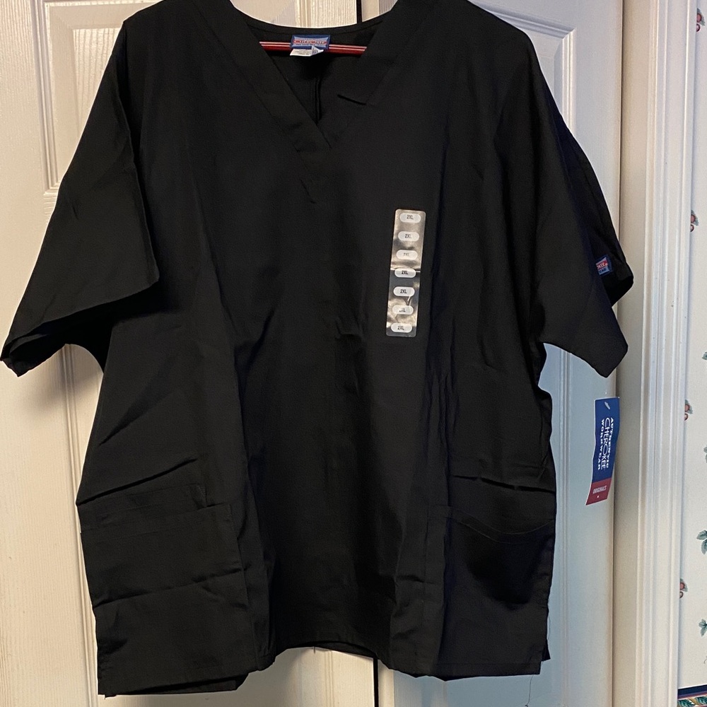Cherokee Men's Black V-Neck Scrub Top